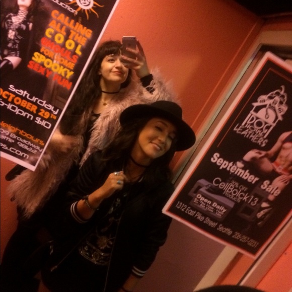 Meet your Posher, Jessica - Picture 3 of 5